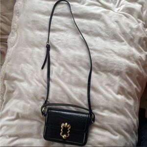 Elegant Black Croc-Embossed Crossbody Bag